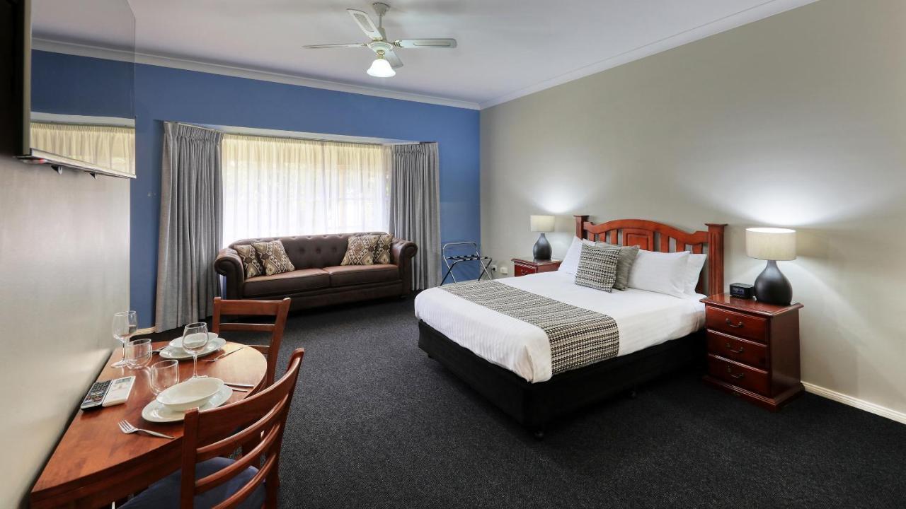 Castlereagh Lodge Motel Coonamble Экстерьер фото