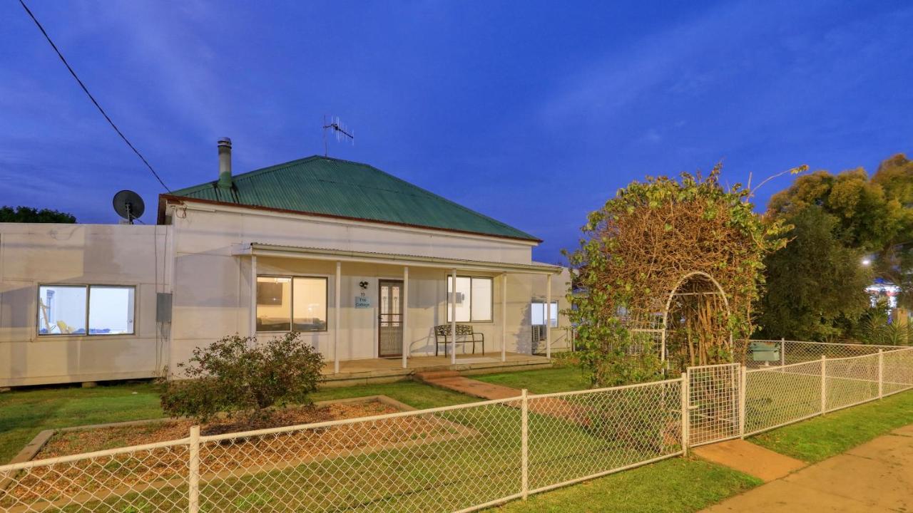 Castlereagh Lodge Motel Coonamble Экстерьер фото