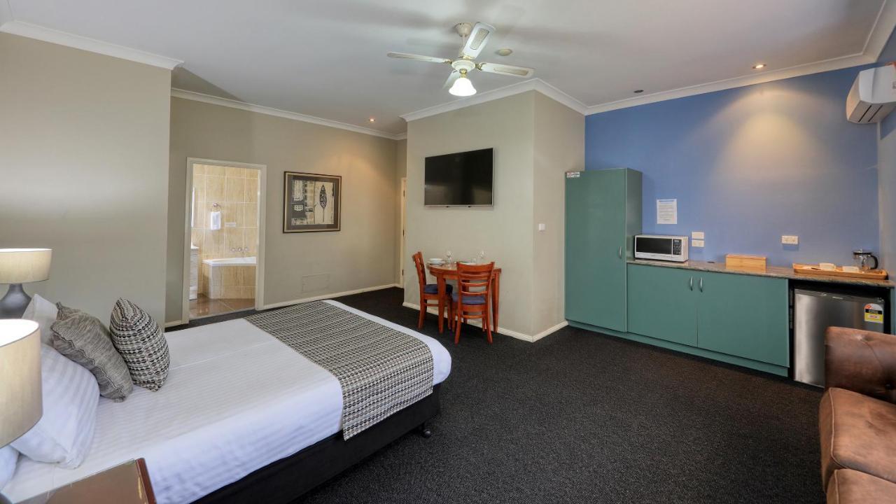 Castlereagh Lodge Motel Coonamble Экстерьер фото