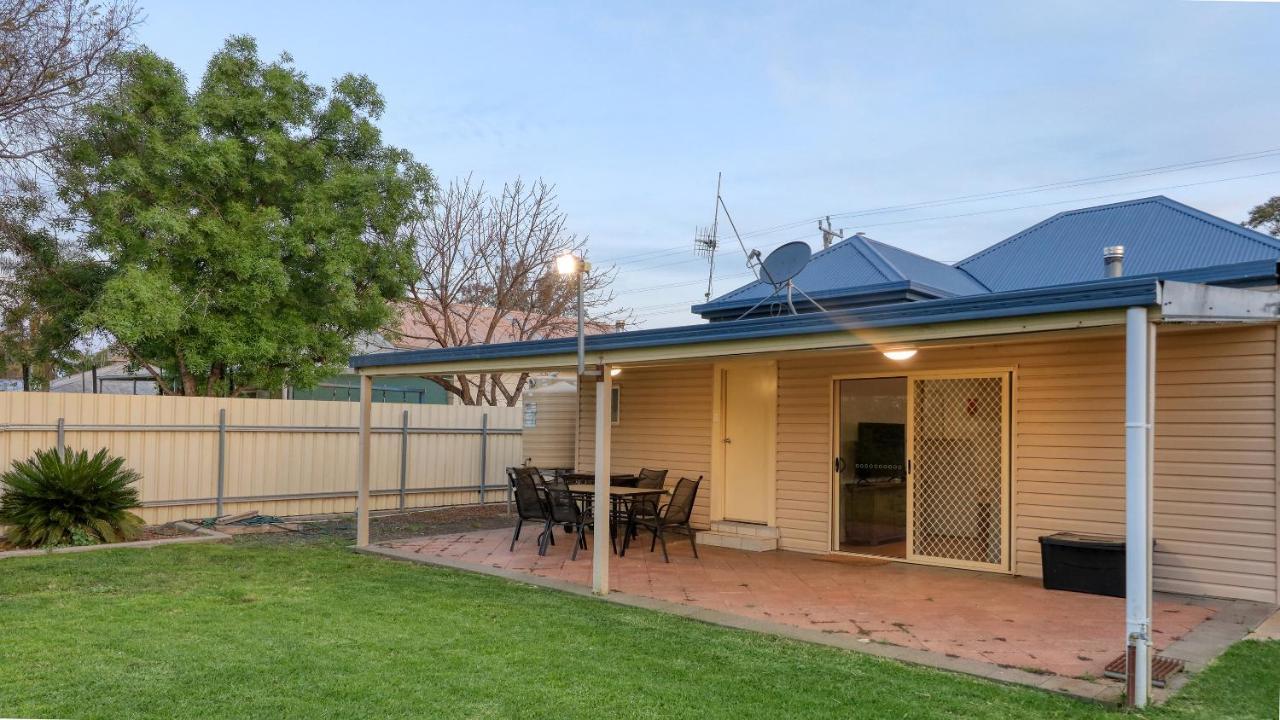 Castlereagh Lodge Motel Coonamble Экстерьер фото