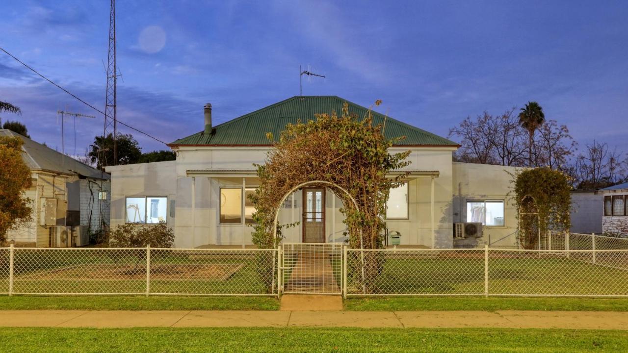 Castlereagh Lodge Motel Coonamble Экстерьер фото