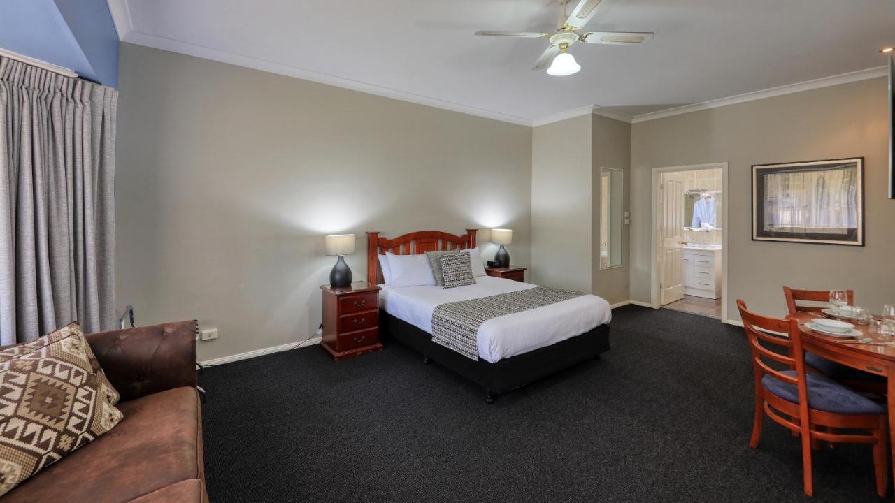 Castlereagh Lodge Motel Coonamble Экстерьер фото