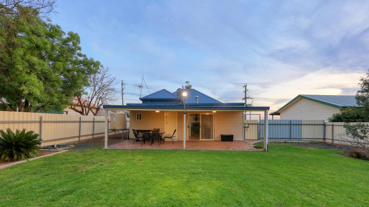 Castlereagh Lodge Motel Coonamble Экстерьер фото